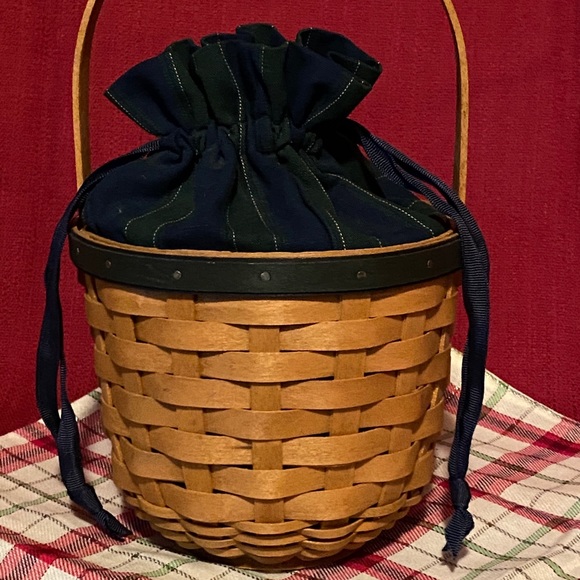 Longaberger Other - Longaberger Collector’s Club Renewal Basket